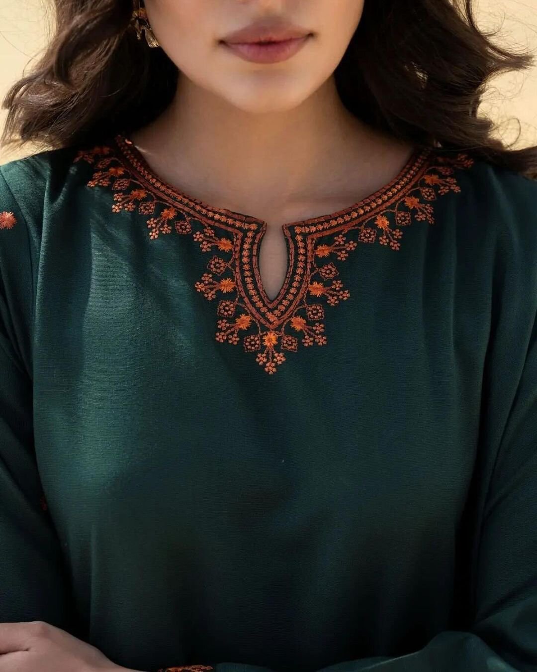 Luxurious Green pocket Embroidered 2-Piece Set