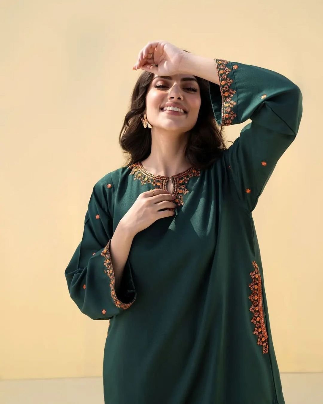 Luxurious Green pocket Embroidered 2-Piece Set
